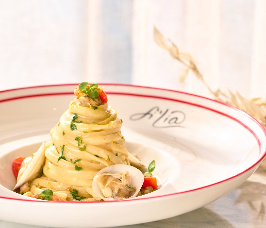 Un plato de linguini todo vongole en Fi'lia Dubai