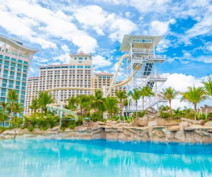 a crystal blue lagoon in baha bay waterpark