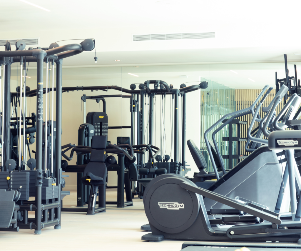 Centre de remise en forme avec équipement de pointe