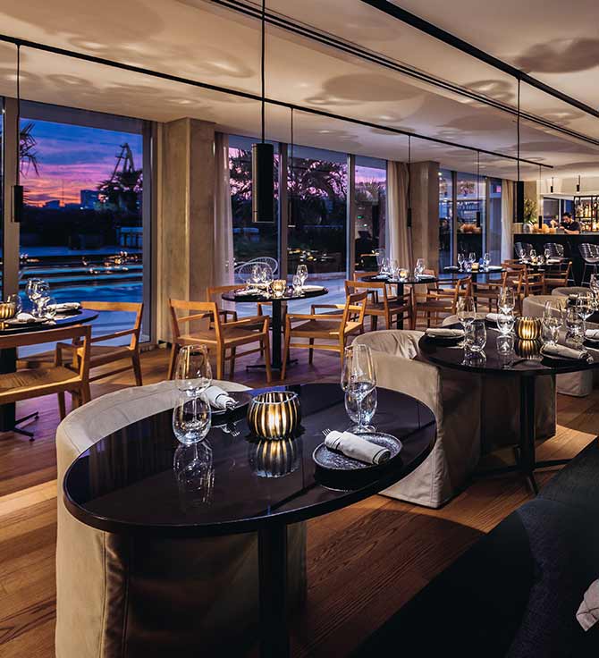 Sala de jantar do Leynia Argentinian Grill no SLS Puerto Madero
