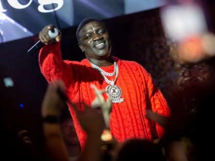 AKON performing at SLS Dubai