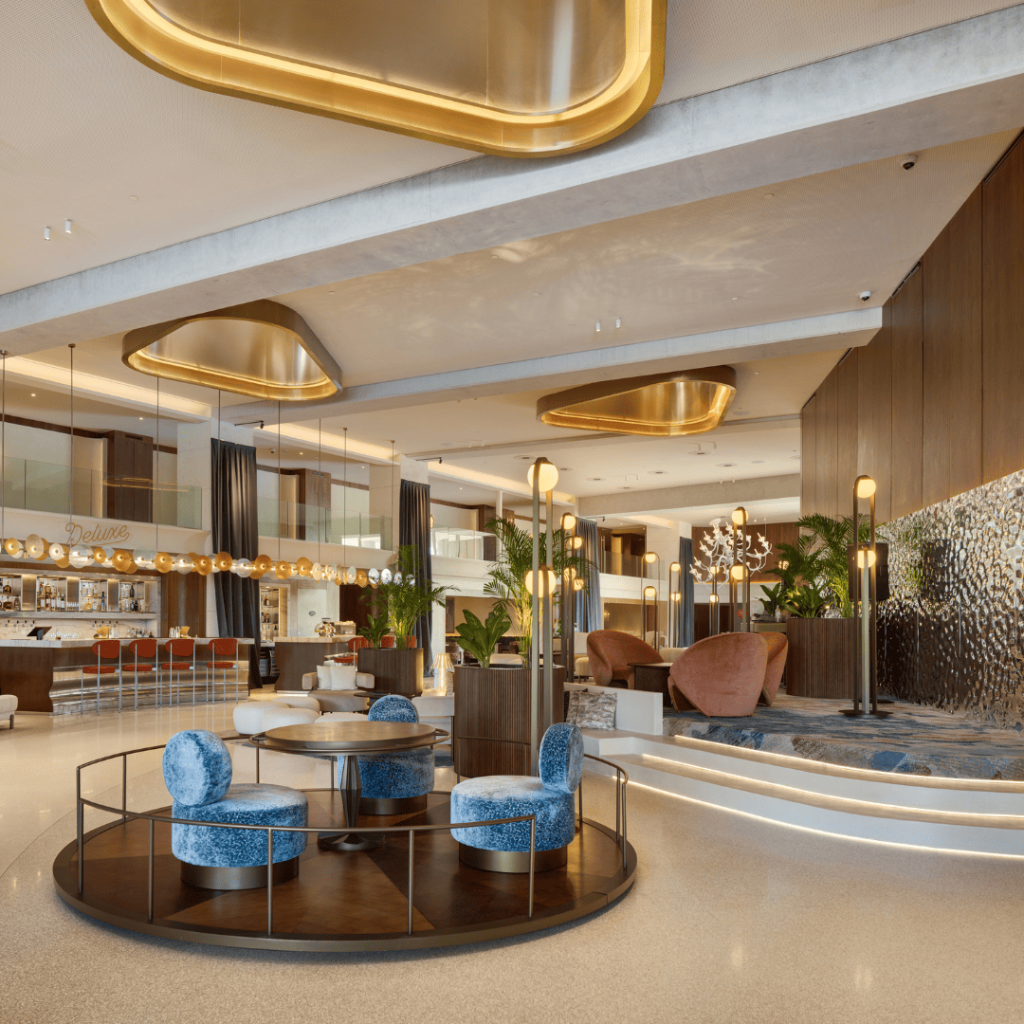 deluxe lobby bar