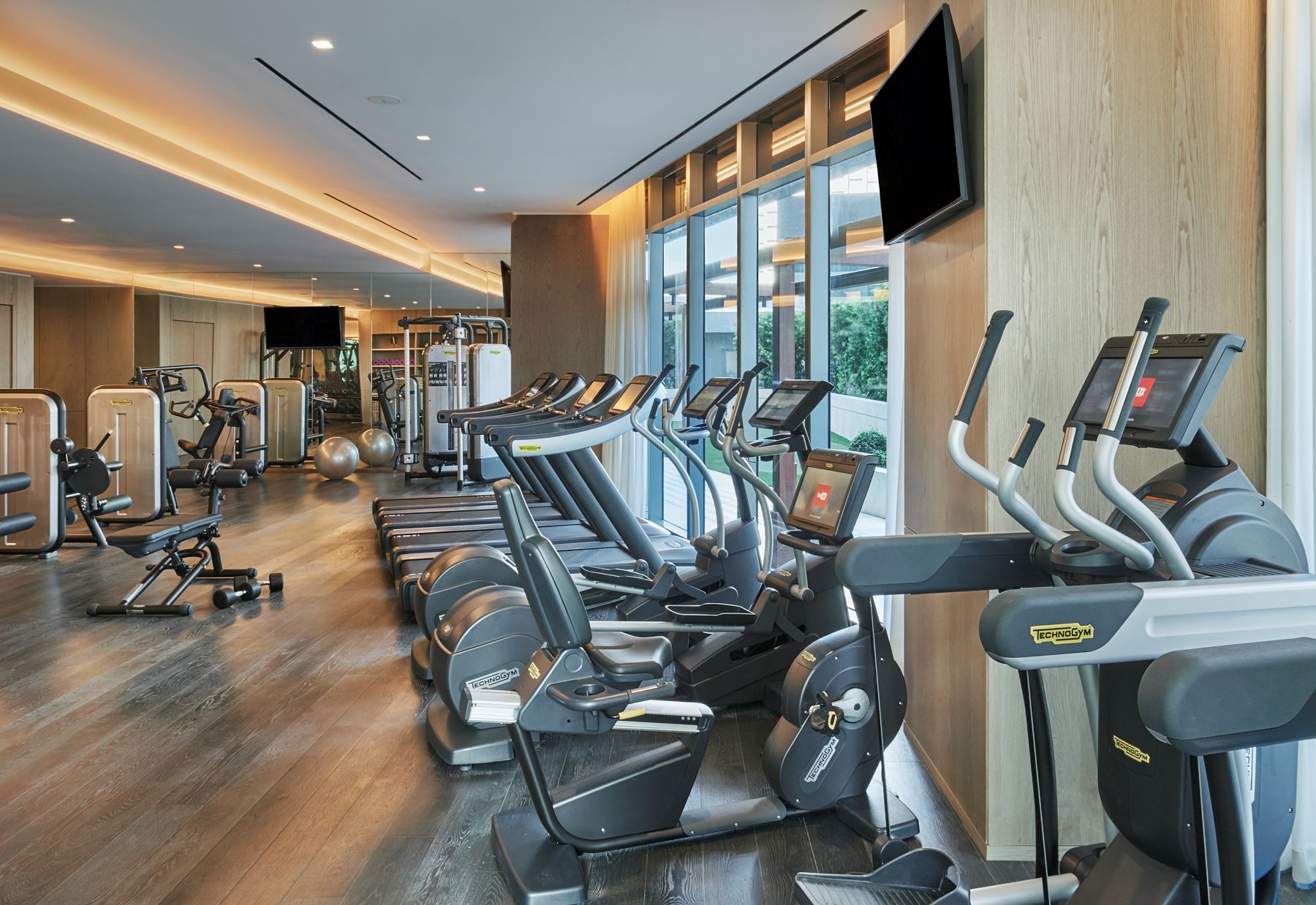 sls lux brickell gym