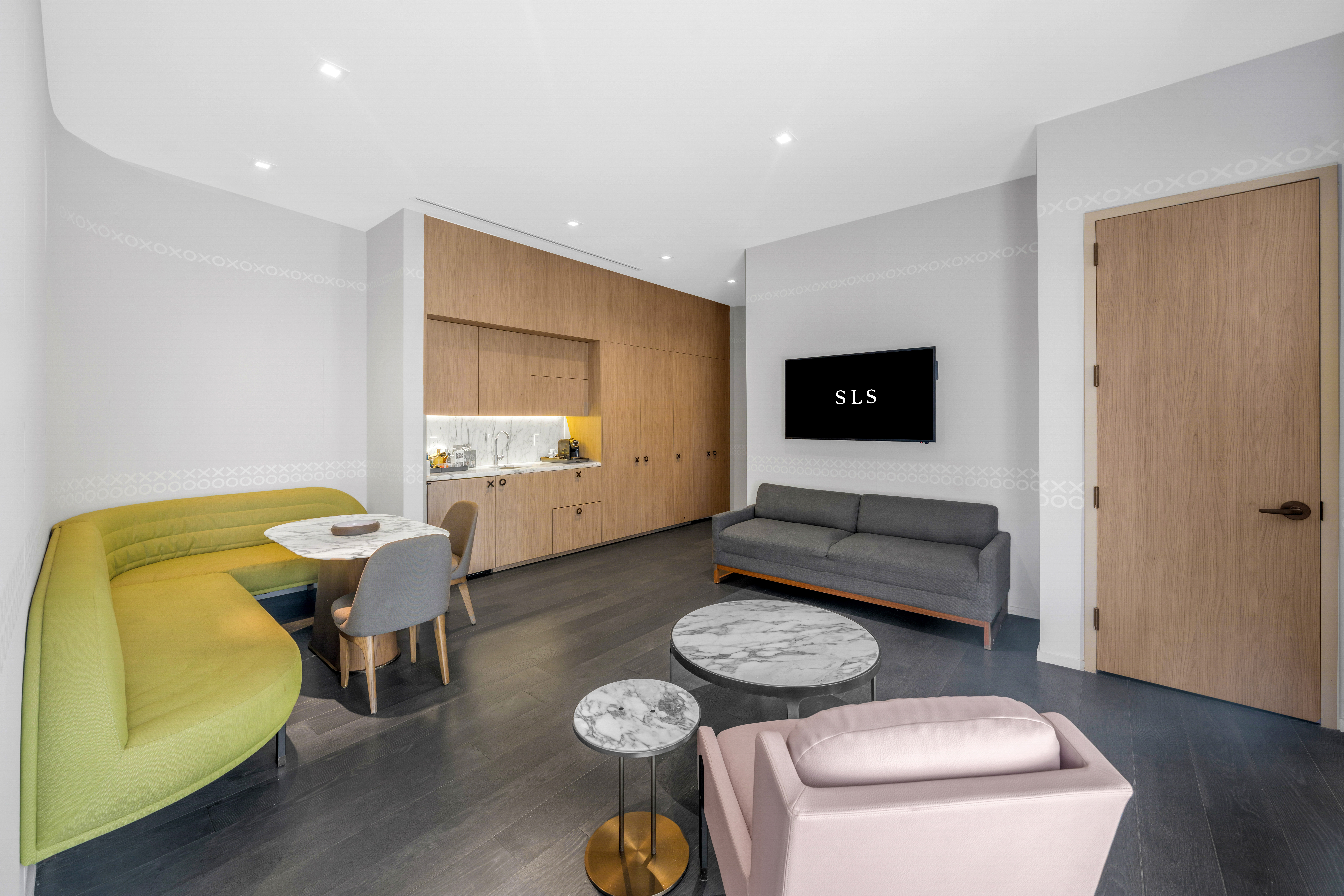 Suite de 2 chambres à SLS Lux - Salon